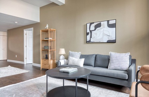 Central Square Apartment | Beautiful Central Square 2BR nr T, by Blueground