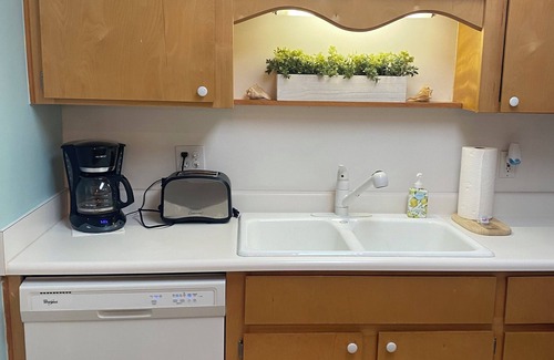 Demere Park House | Beautiful, CLEAN, sunny townhouse in Oceanwalk. Walk to village. Two pools
