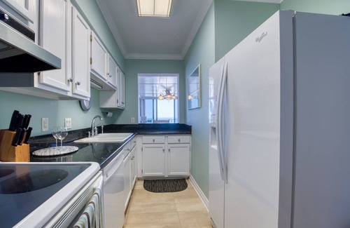 Jacksonville Beach Condo | Beautiful condo overlooking Majestic Ocean !