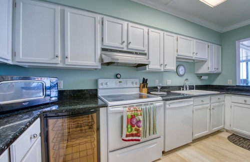 Jacksonville Beach Condo | Beautiful condo overlooking Majestic Ocean !