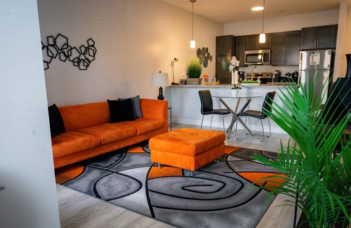 St. Peters Condo | Beautiful & Comfortable1b/1ba Condo-+24 hr Gym +Onsite Pkng+Close to Stores