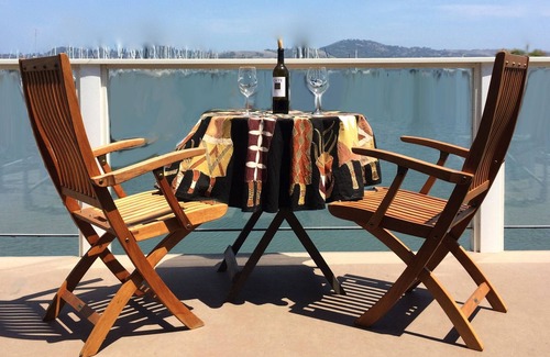 Marin City Boat Rental | Beautiful Contemporary Floating Home With 360 degree Views