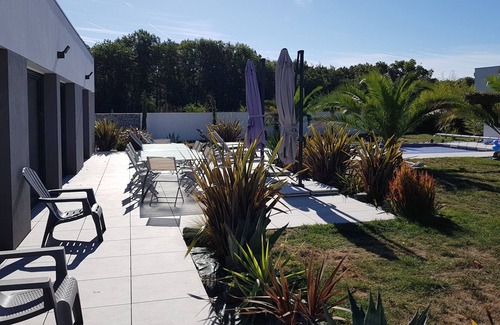 Medis House | Beautiful contemporary villa with heated pool