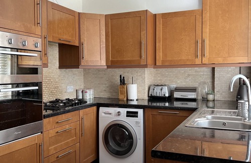 Royal Borough of Kensington and Chelsea Apartment | Beautiful & Cosy Apartment in Heart of London