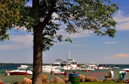 Innisfil Cottage | Beautiful cottage 5 minutes from the main beach and very cozy