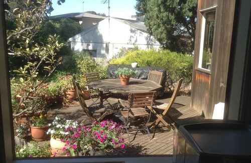 Barwon Heads House | Beautiful Cottage one street from the river...