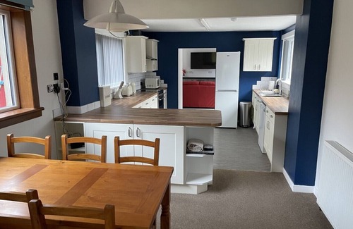 Murthill Cottage | Beautiful cottage in peaceful location w/hot tub. 10mins from centre of Dundee.