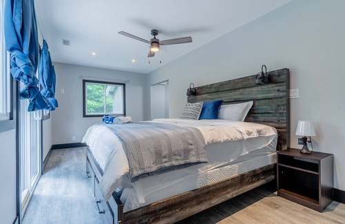 North Kawartha Cottage | Beautiful Cottage near Chandos Beach with Hot Tub