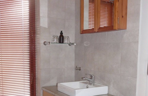 Fish Hoek Cottage | Beautiful Cottage with wonderful sea views and indigenous, 'fynbos' garden