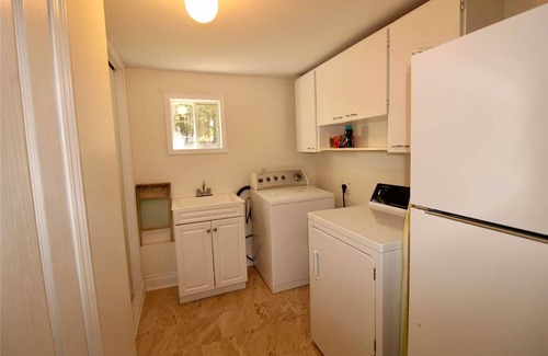 Valentia Cottage | Beautiful Country Cottage near Lake Scogog