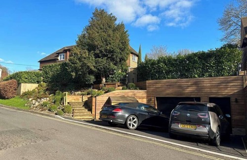 Lychpit House | Beautiful Country House in Historic Old Basing