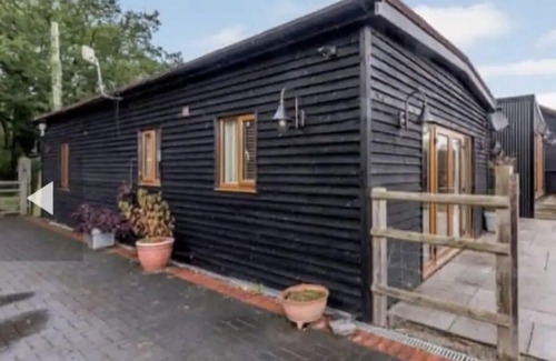 Abbess Roding House | Beautiful Countryside cottage