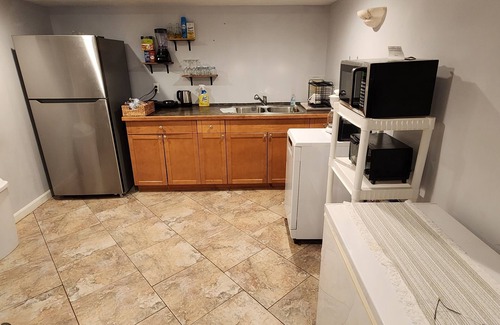 Saugus Apartment | Beautiful & Cozy one Bedroom Apartment near Boston and Logan Airport
