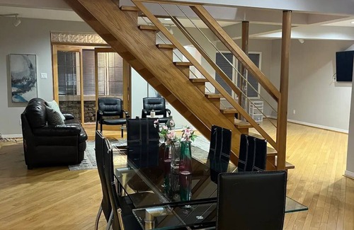 Pickering House | Beautiful Cozy room Budget Stay