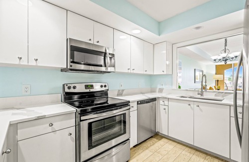 Grand Harbor Condo | Beautiful & Cozy Vero Beach Condo - over looking the marina of Grand Harbor