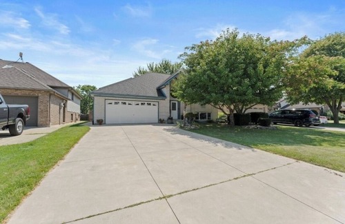 Tecumseh House | Beautiful custom-built 5-bedroom home in the heart of Tecumseh