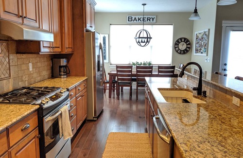 Monument House | Beautiful custom home minutes from Colorado Springs, the USAFA, and Denver.