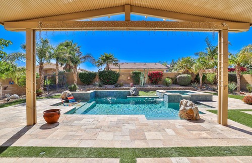 Desert Hot Springs House | Beautiful Desert Retreat-Bright and Spacious with private pool and Jacuzzi.