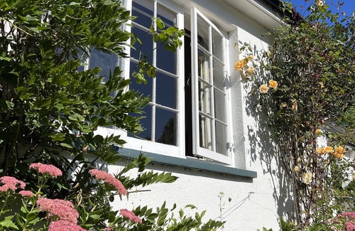 Crediton Cottage | Beautiful Devon Cottage near Exeter with easy access to the moors & coast