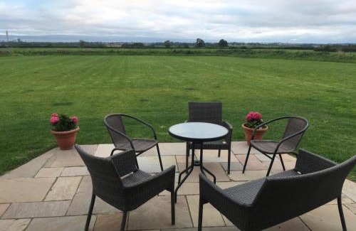 Vale of Glamorgan House | Beautiful Dog Friendly Cottage near Cardiff, Cowbridge, Barry