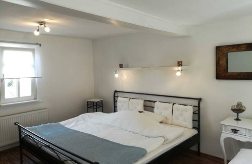 Oberursel Apartment | Beautiful double room in the historic old town