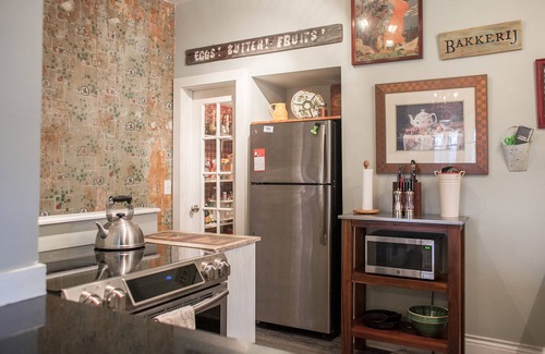 Holland House | Beautiful Downtown Holland Home next to Kollen Park and Lake Macatawa