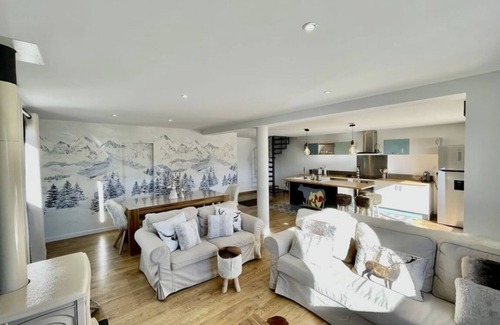Formigueres Apartment | Beautiful Duplex 110m2, beautiful view, terrace, sleeps 8