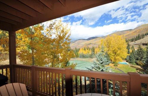 Vail Apartment | Beautiful East Vail 3 Bedroom Condo w/Hot Tub On shuttle Route.