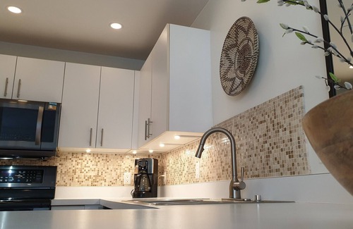 Vanderbilt Beach Apartment | Beautiful end unit located on top floor. Close to the beach. Pet friendly.