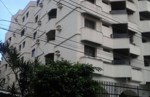 Jardim Vitoria Apartment | BEAUTIFUL ENSEADA APARTMENT- 2 BLOCKS FROM THE BEACH
