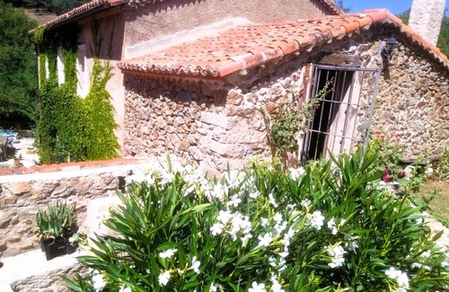 Canencia House | Beautiful romantic Watermill on waterfront in natural park, 40 min from Madrid.