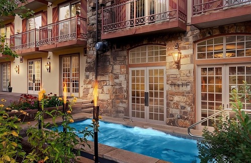 Vail Hotel | Beautiful Escape! Two Great Mountain View Units | Hot Tub and Parking Available!