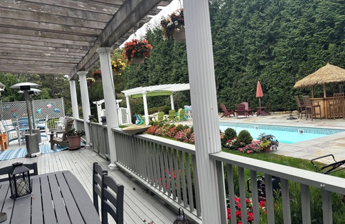 Oak Bluffs House | Beautiful Estate with salt water pool & pond with kayaks