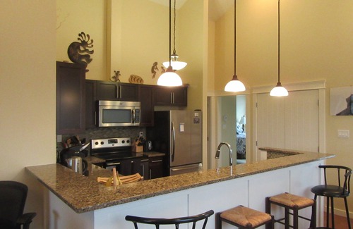 Regional District of Nanaimo Condo | Beautiful executive apartment