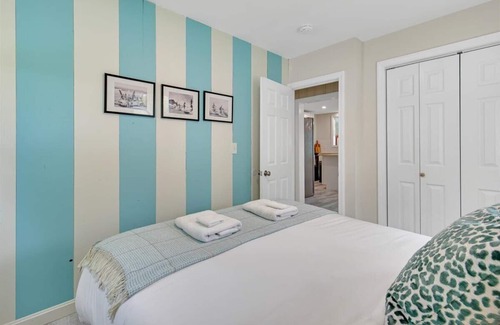 Westbrook Center Cottage | Beautiful, family friendly, beach cottage -3 min walk to beach