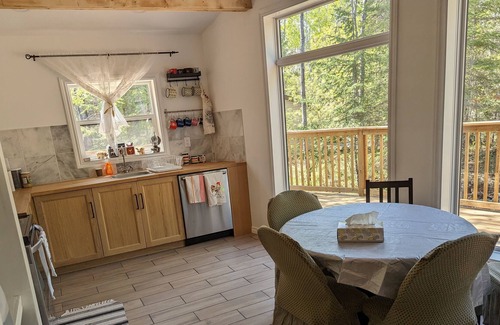 Hecla-Grindstone Provincial Park Cabin | Beautiful family friendly cottage minutes from beach