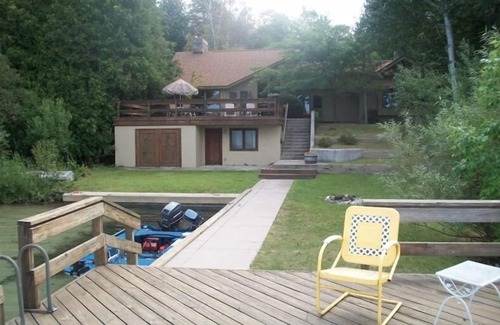 Lake Leelanau Cottage | Beautiful Family House on the Lake