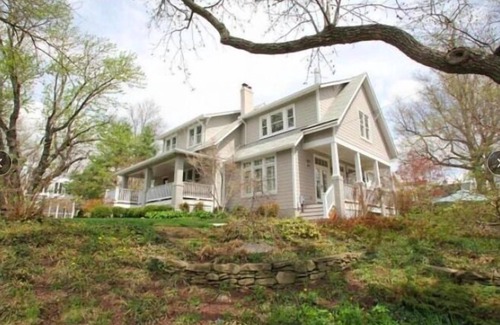 Potomac West House | Beautiful Family Home Walkable to Old Town Alexandria