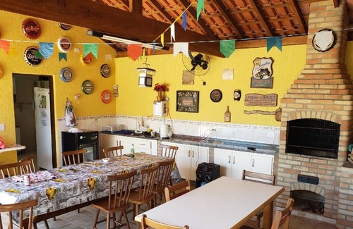 Mairinque House | Beautiful farm in a gated community, large, comfortable and close to the chachoeira.