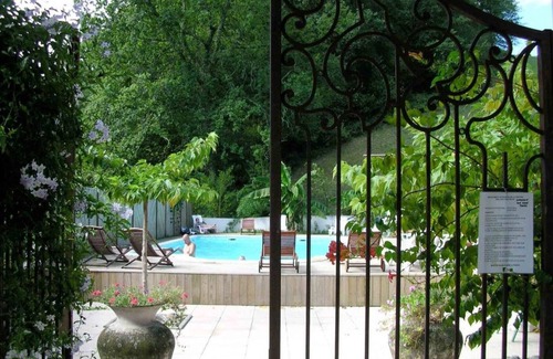 La Bastide-Clairence House | Beautiful typical Basque apartment in residence with swimming pool
