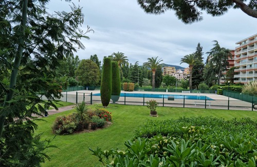 La Napoule Apartment | Beautiful 3-room flat near sea, golf, village/train. Bright, swimming pool, wifi