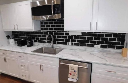 Peoria House | Beautiful Fully Furnished 2-Bedroom, 1-Bath Home
