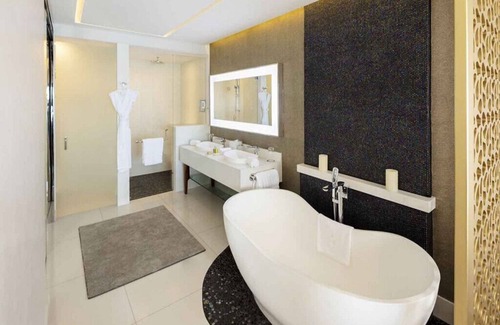 San Jose del Cabo Resort | Beautiful Garza Blanca, oceanfront suite available 12-31-23 through 01-07-2024.