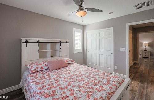Rovey Farm Estates House | Beautiful Glendale Gem With Room For Everyone!