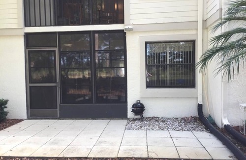 East Lake Woodlands Condo | Beautiful Ground Floor Condo. (2 Bed/2 Bath)