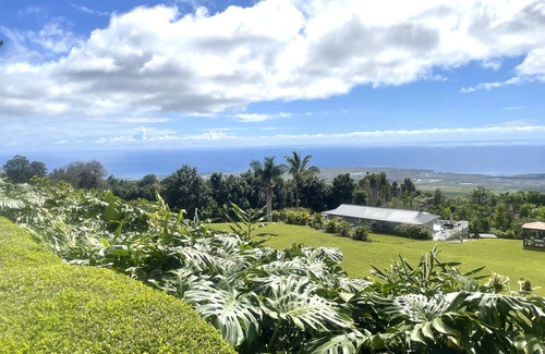 Kailua-Kona Apartment | Beautiful Hawaiian Paradise Studio with stunning coastal views