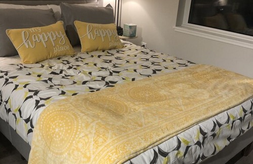 Southcenter Apartment | Beautiful high rise
