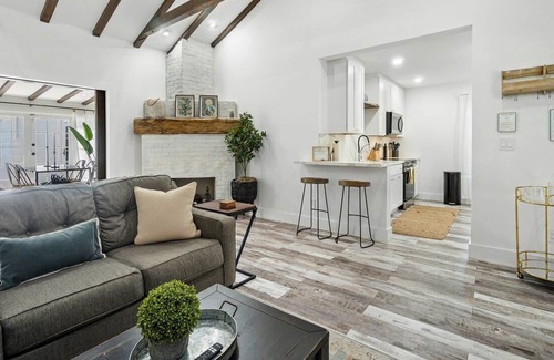 Poiciana Park II House | Beautiful historic pool home in Flamingo Park