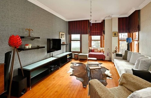 Arnavutkoy House | Beautiful Historic 3BD Townhouse + Sea Views! #128