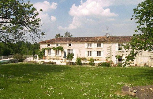 SammarÃ§olles House | Beautiful holiday home with private pool